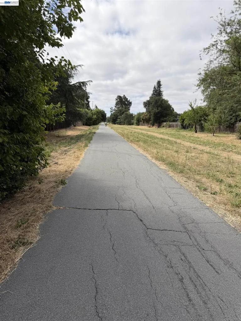 14 Liberta Court Danville, CA 94526