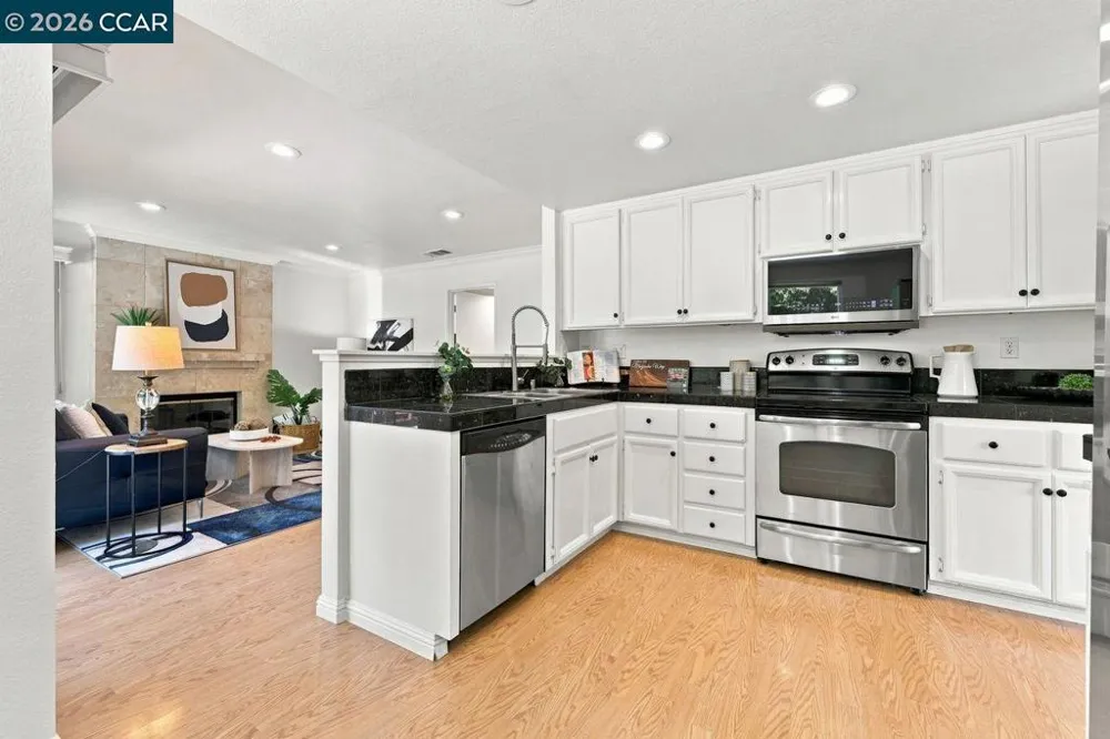 364 Flaming Oak Dr Pleasant Hill, CA 94523