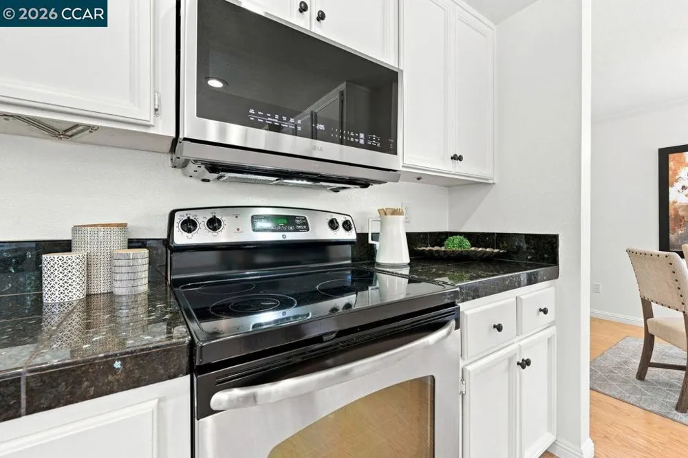 364 Flaming Oak Dr Pleasant Hill, CA 94523