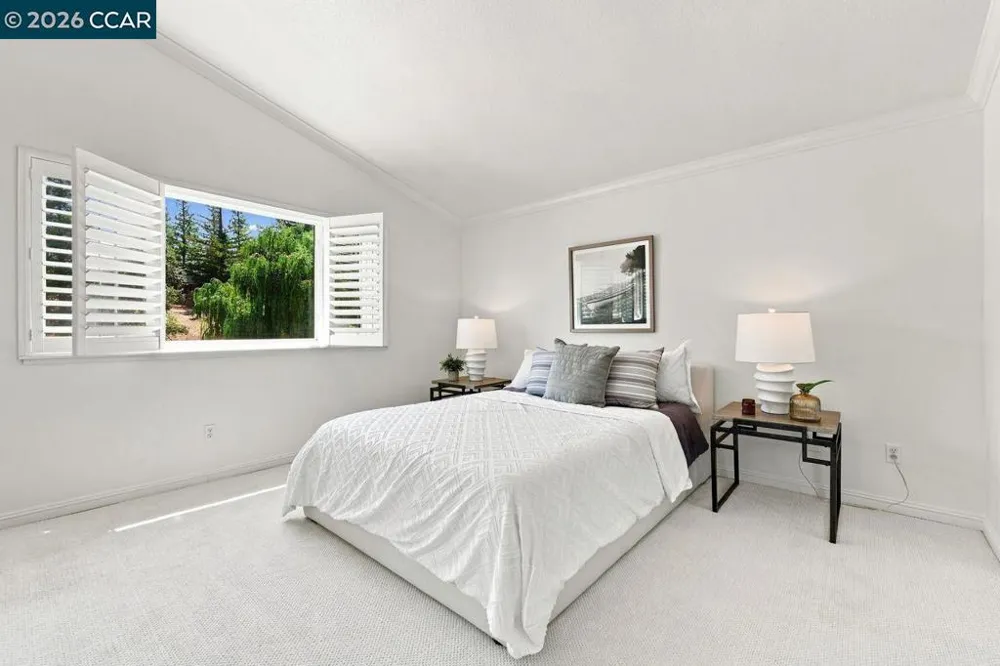 364 Flaming Oak Dr Pleasant Hill, CA 94523