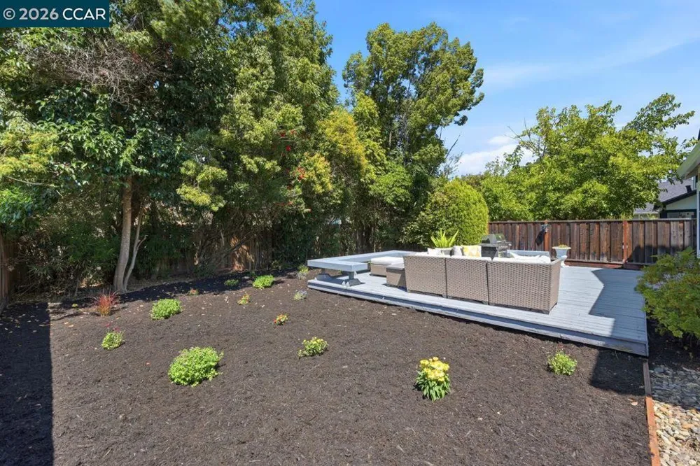 364 Flaming Oak Dr Pleasant Hill, CA 94523