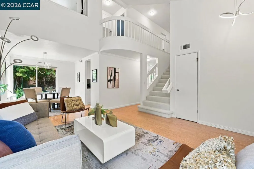 364 Flaming Oak Dr Pleasant Hill, CA 94523