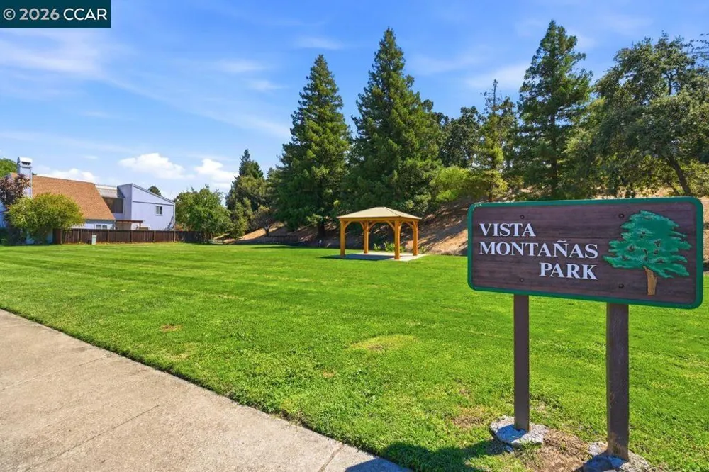 364 Flaming Oak Dr Pleasant Hill, CA 94523