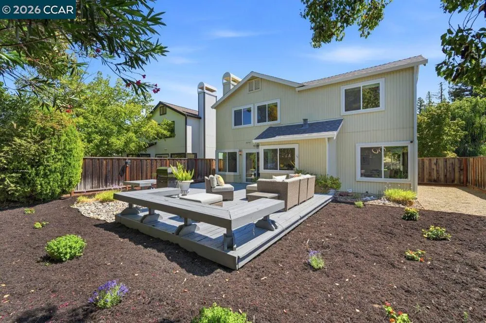 364 Flaming Oak Dr Pleasant Hill, CA 94523