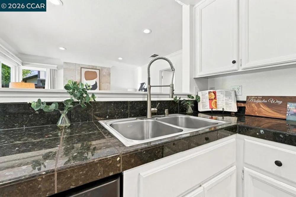 364 Flaming Oak Dr Pleasant Hill, CA 94523