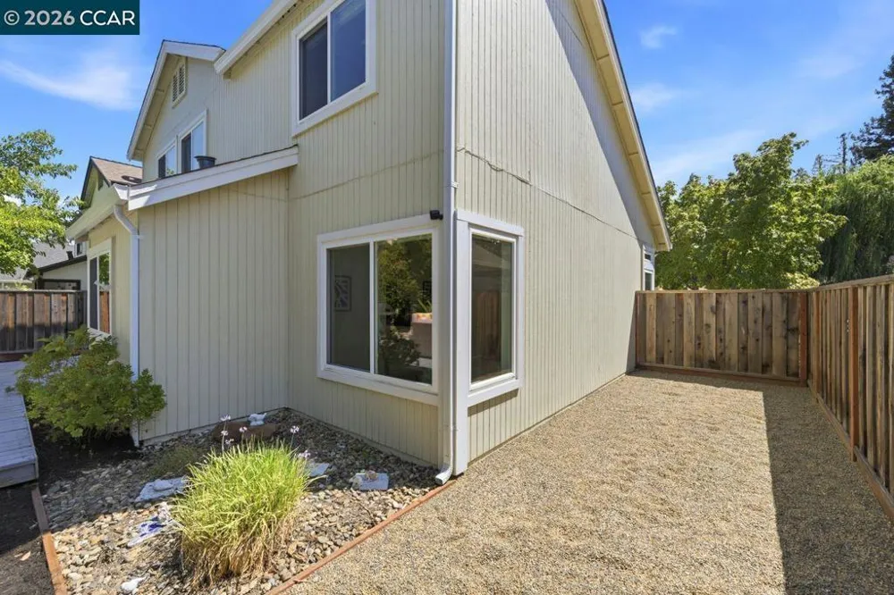 364 Flaming Oak Dr Pleasant Hill, CA 94523