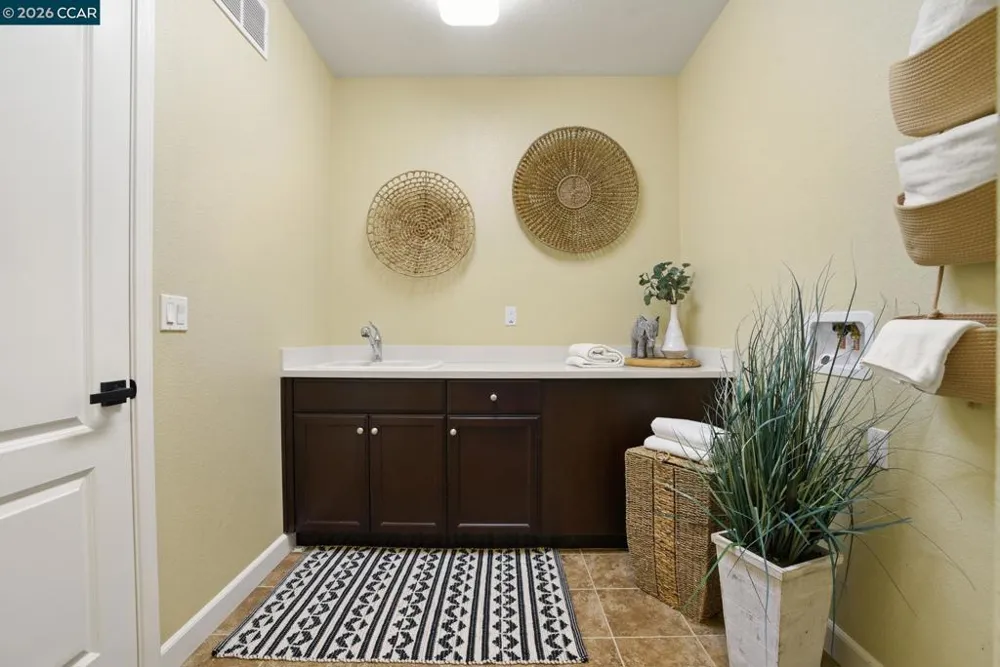 1390 Springdale Ct. Brentwood, CA 94513