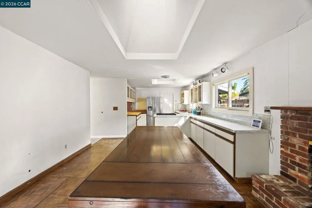 37 Cornell Ct Pleasant Hill, CA 94523
