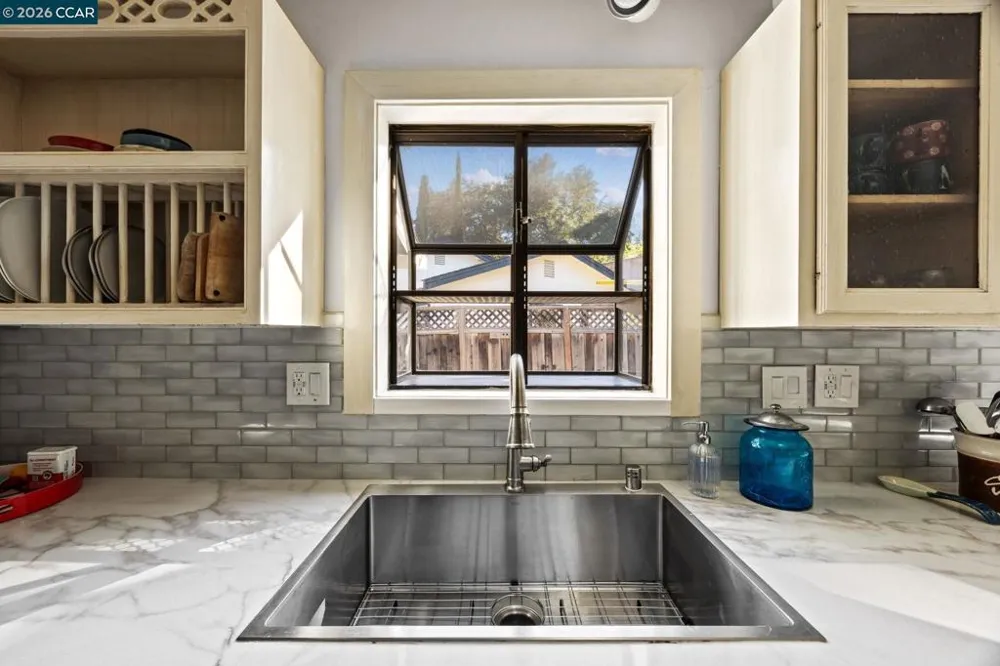 37 Cornell Ct Pleasant Hill, CA 94523