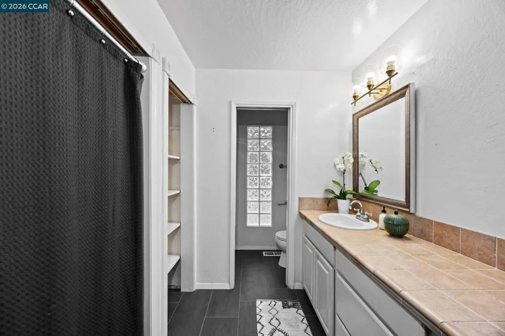 37 Cornell Ct Pleasant Hill, CA 94523