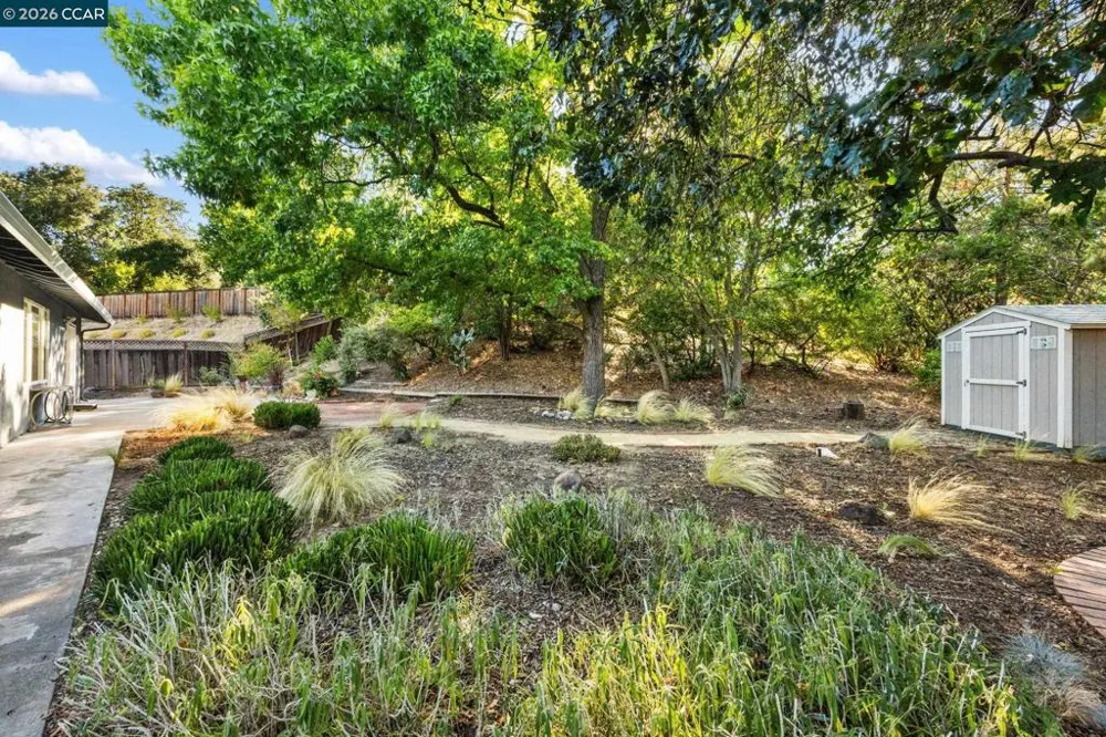 37 Cornell Ct Pleasant Hill, CA 94523
