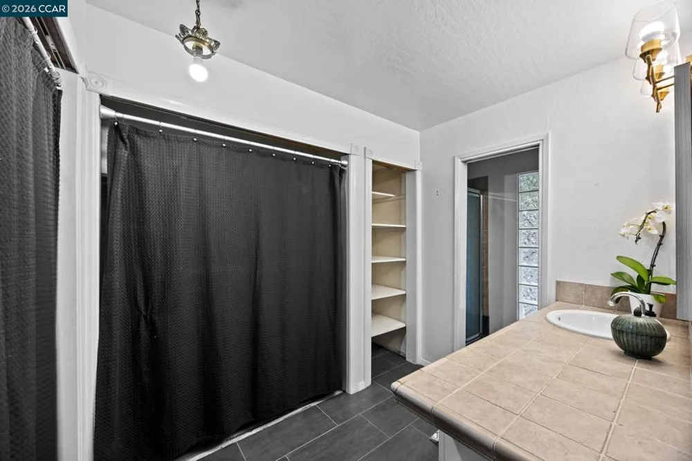 37 Cornell Ct Pleasant Hill, CA 94523