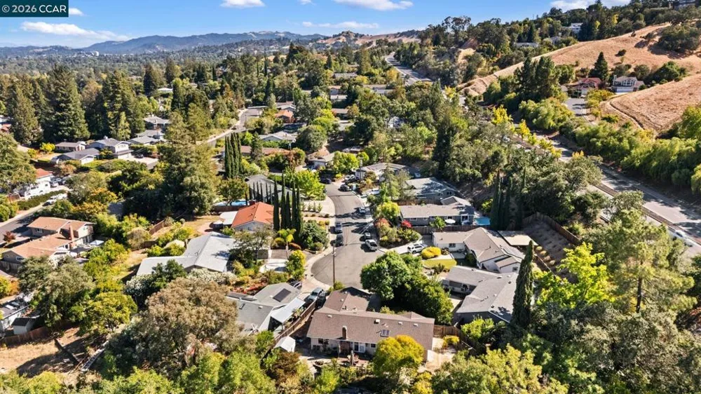 37 Cornell Ct Pleasant Hill, CA 94523