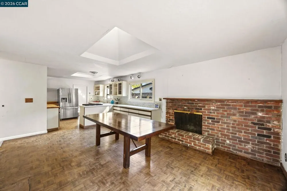 37 Cornell Ct Pleasant Hill, CA 94523