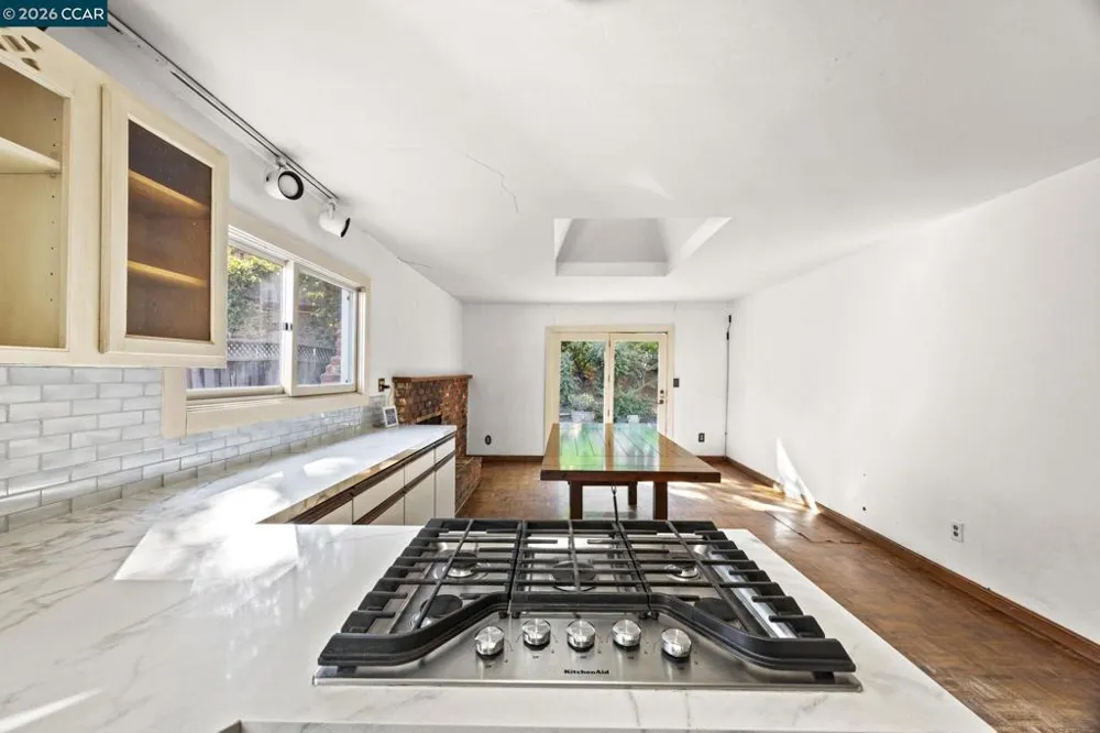 37 Cornell Ct Pleasant Hill, CA 94523