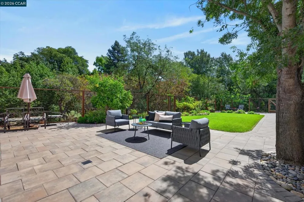 584 Mission Pl Danville, CA 94526