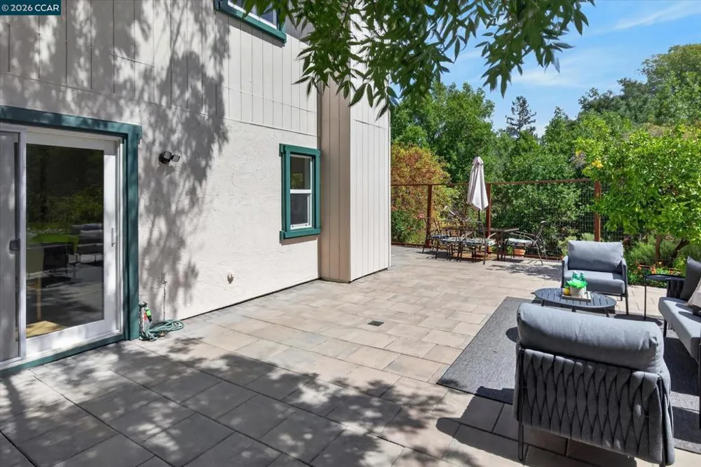 584 Mission Pl Danville, CA 94526
