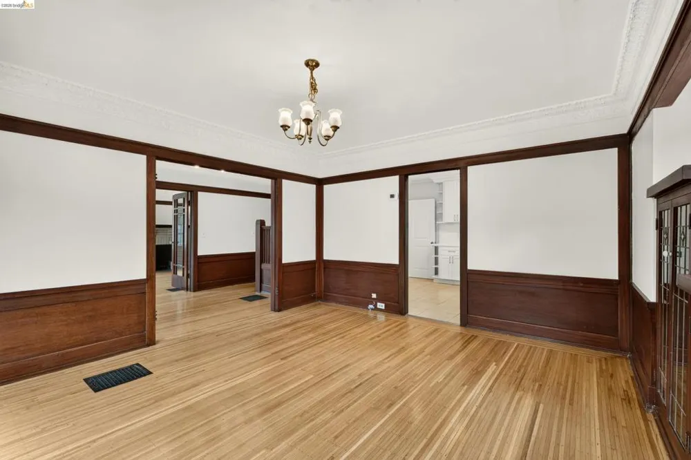 846 Mandana Blvd Oakland, CA 94610