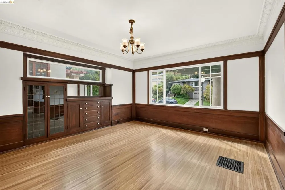 846 Mandana Blvd Oakland, CA 94610