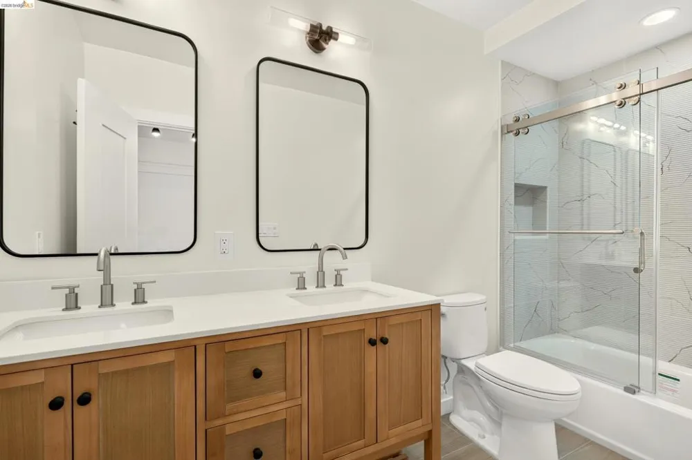846 Mandana Blvd Oakland, CA 94610