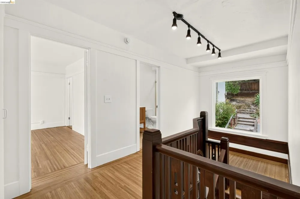 846 Mandana Blvd Oakland, CA 94610