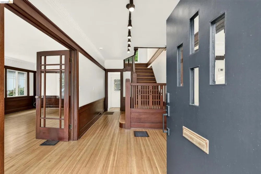 846 Mandana Blvd Oakland, CA 94610