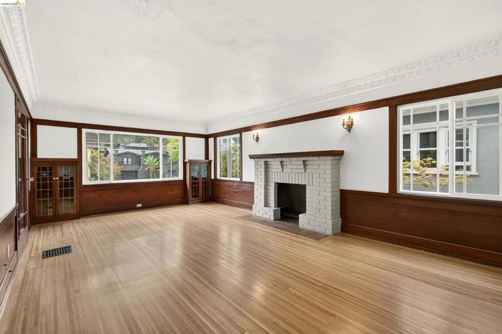 846 Mandana Blvd Oakland, CA 94610