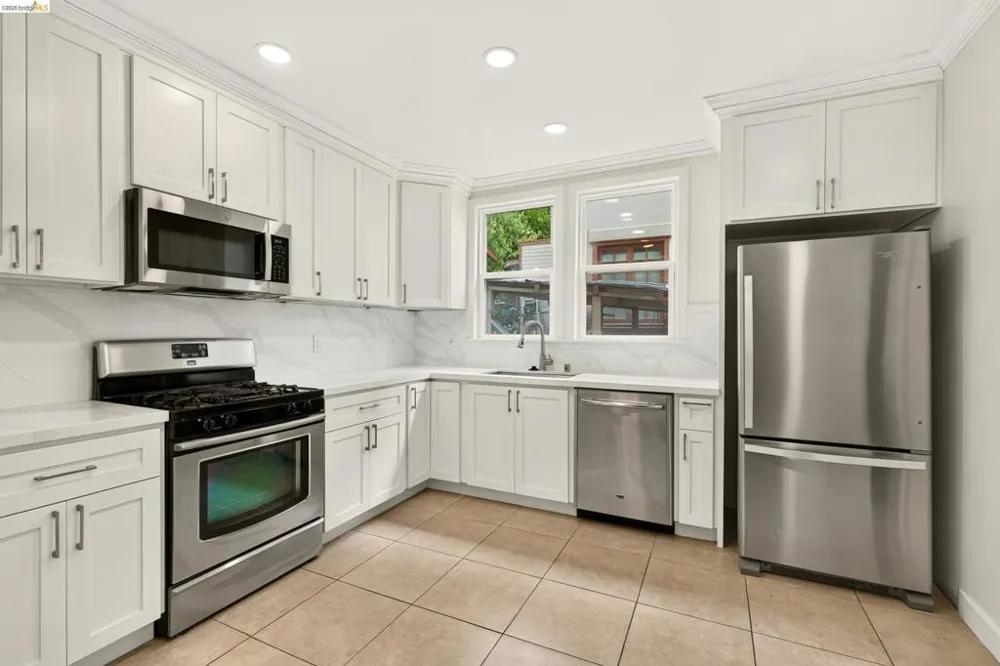 846 Mandana Blvd Oakland, CA 94610