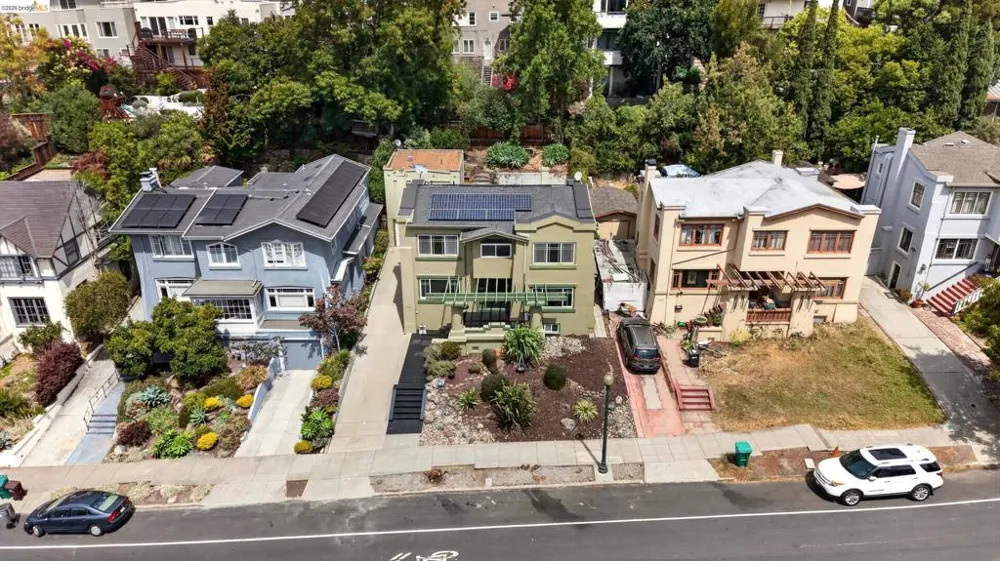 846 Mandana Blvd Oakland, CA 94610