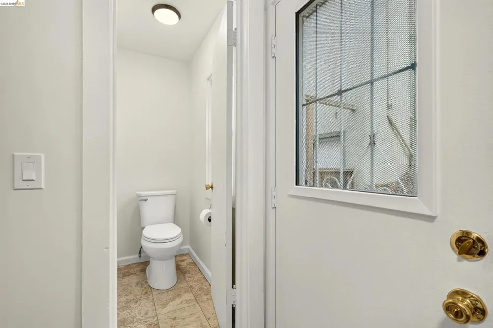 846 Mandana Blvd Oakland, CA 94610
