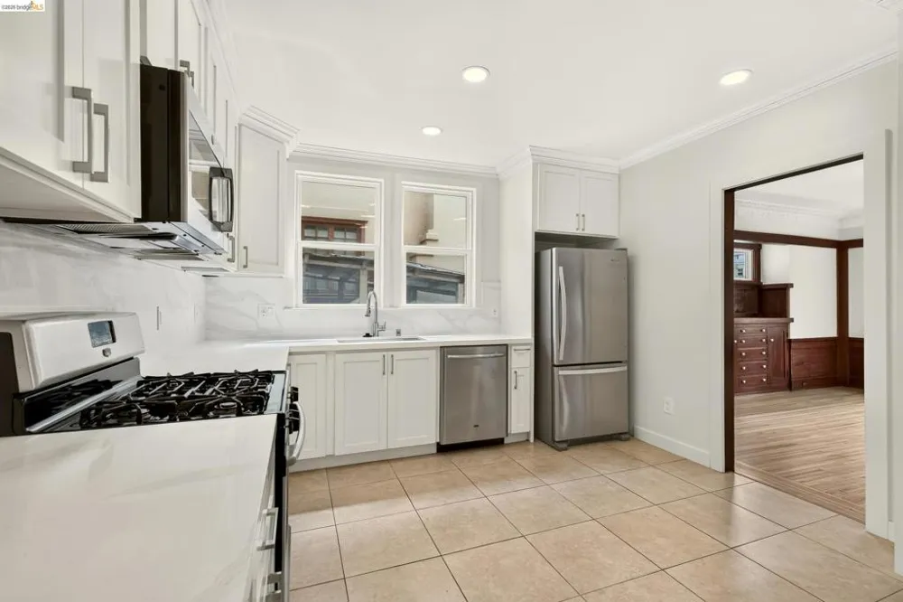 846 Mandana Blvd Oakland, CA 94610