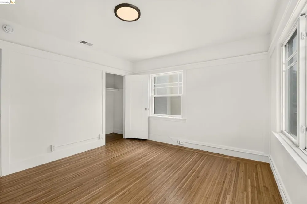 846 Mandana Blvd Oakland, CA 94610