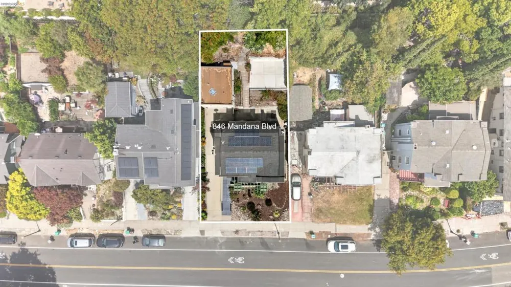 846 Mandana Blvd Oakland, CA 94610