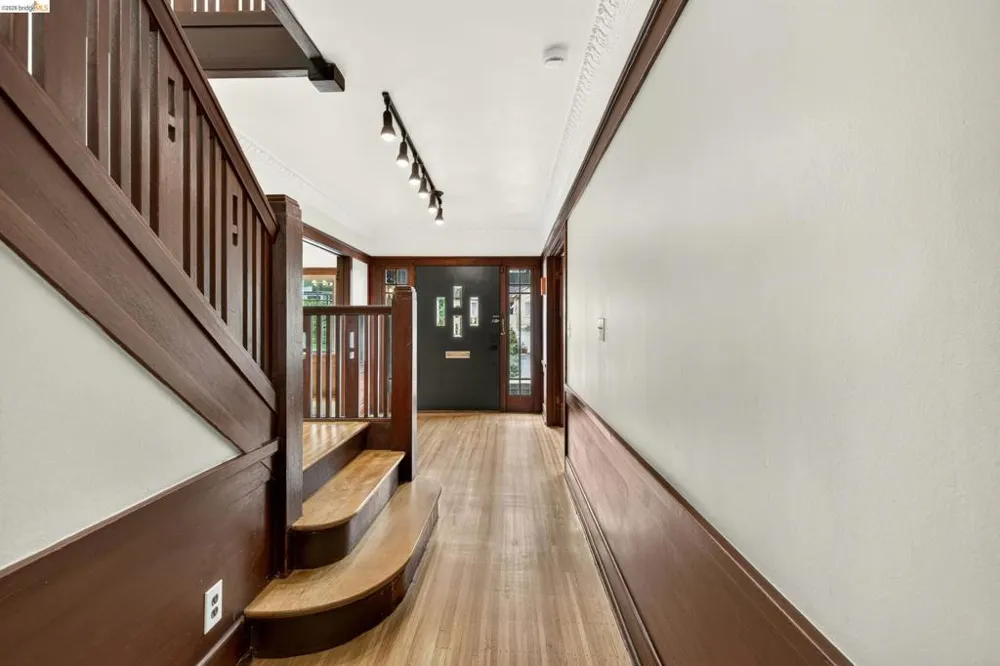 846 Mandana Blvd Oakland, CA 94610