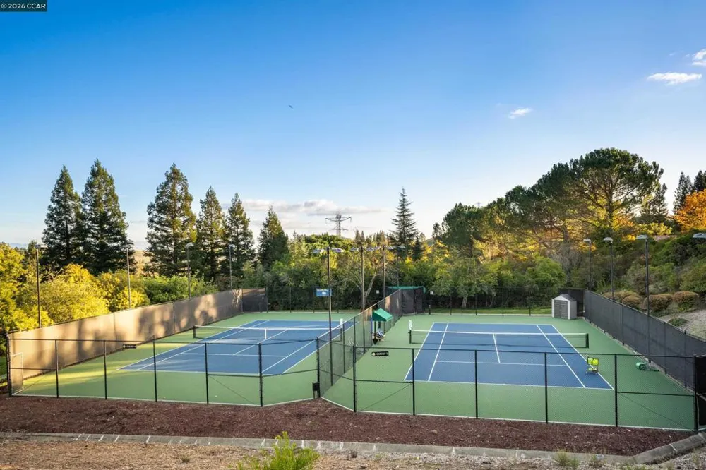 10 Bent Oak Ct Danville, CA 94506