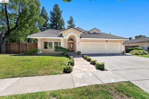 4576 Del Valle Pkwy