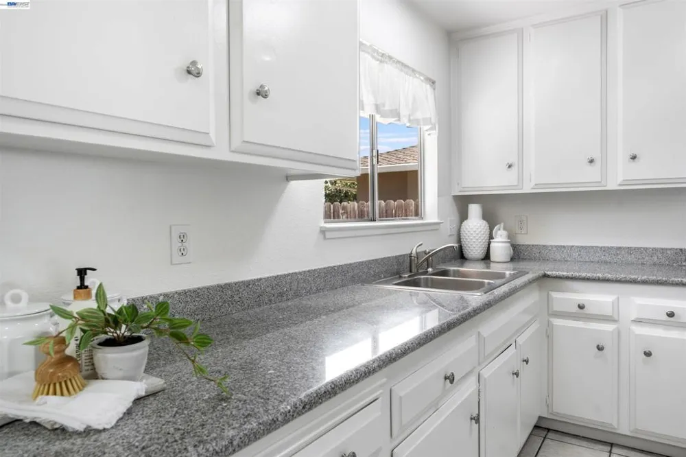 5253 Iris Way Livermore, CA 94551