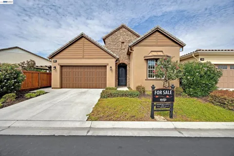 2107 Rioja Way