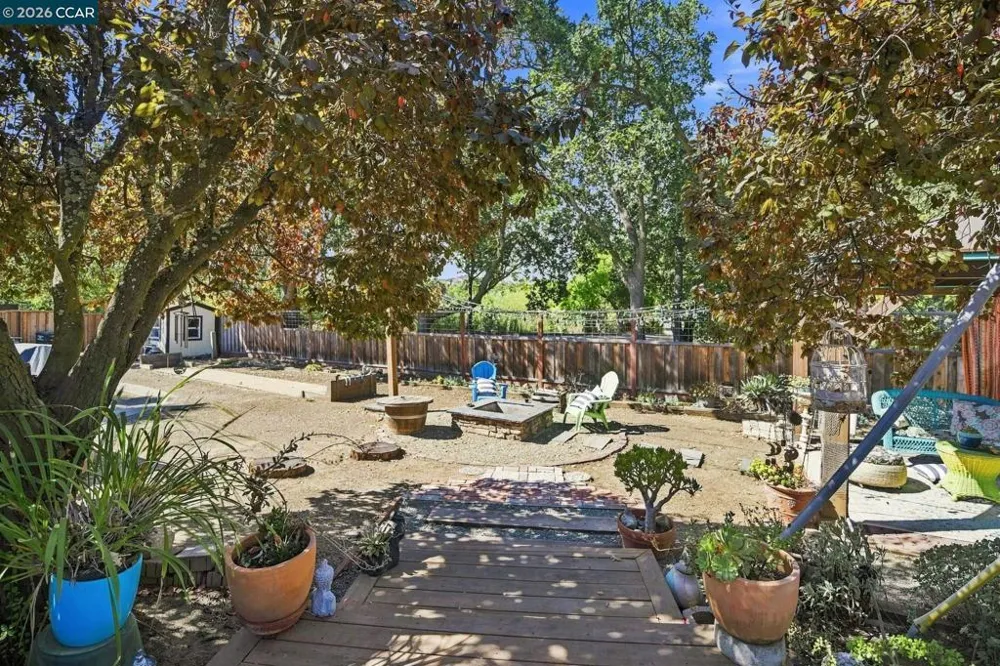 1445 Bassett Dr Concord, CA 94521