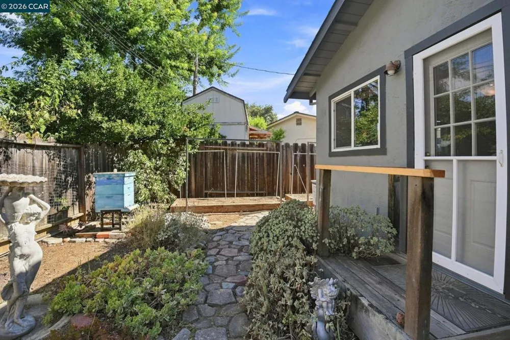 1445 Bassett Dr Concord, CA 94521