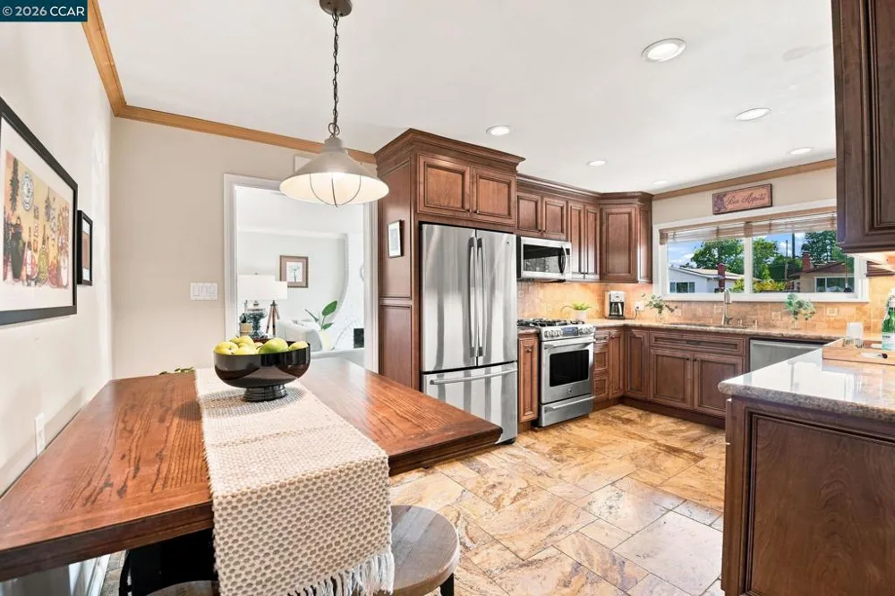 1445 Bassett Dr Concord, CA 94521