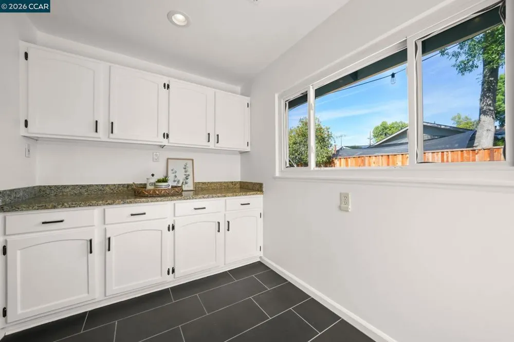 1555 Violet Way Pleasant Hill, CA 94523