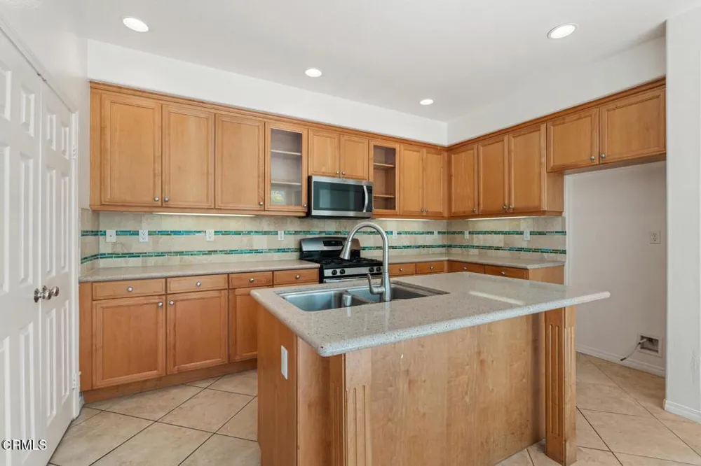 368 E B STREET Port Hueneme, CA 93041