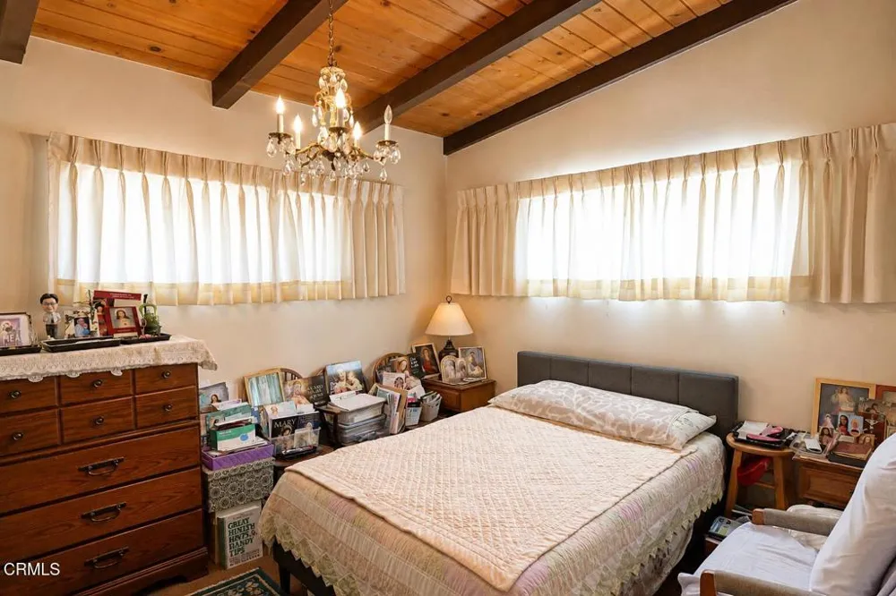 935 E Hillcrest Drive Thousand Oaks, CA 91360