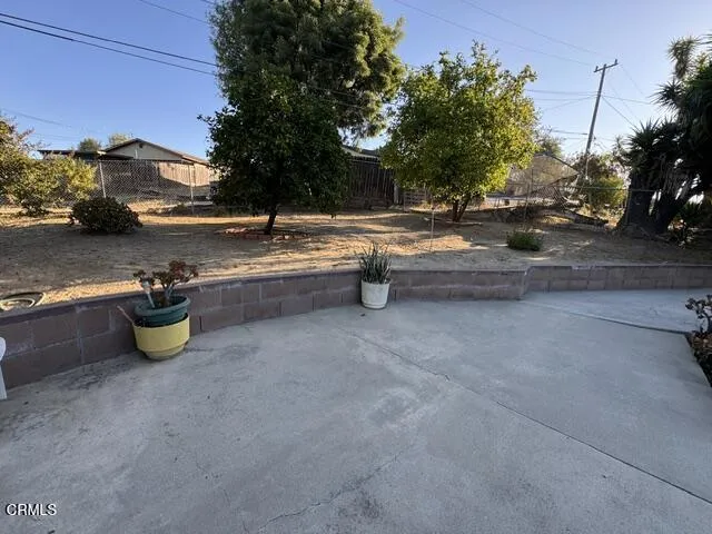 935 E Hillcrest Drive Thousand Oaks, CA 91360