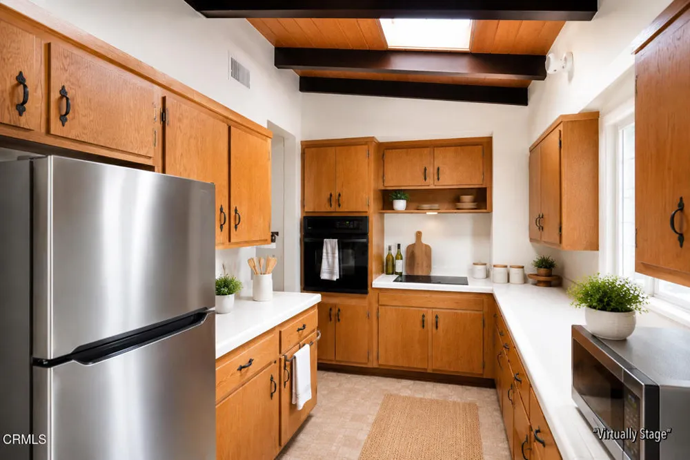 935 E Hillcrest Drive Thousand Oaks, CA 91360