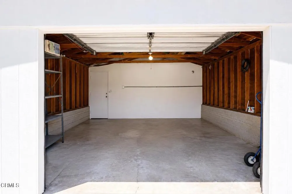 935 E Hillcrest Drive Thousand Oaks, CA 91360