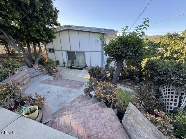 935 E Hillcrest Drive Thousand Oaks, CA 91360