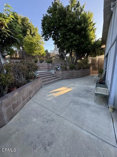 935 E Hillcrest Drive Thousand Oaks, CA 91360