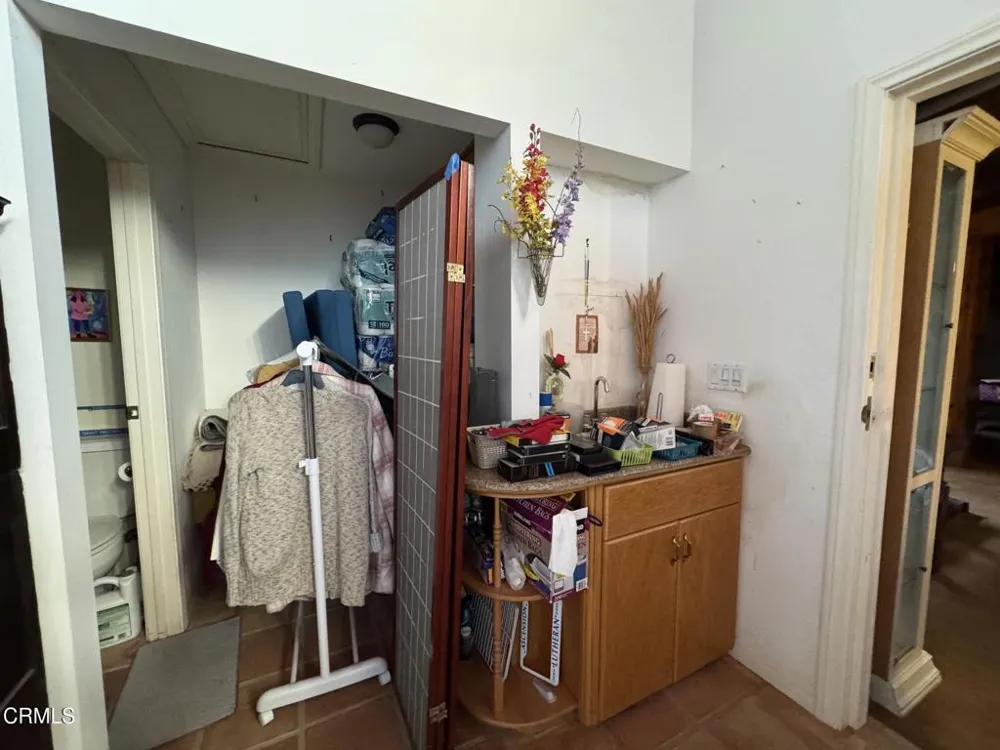 935 E Hillcrest Drive Thousand Oaks, CA 91360